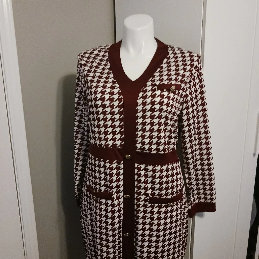 Dress - Picture 3 of 4